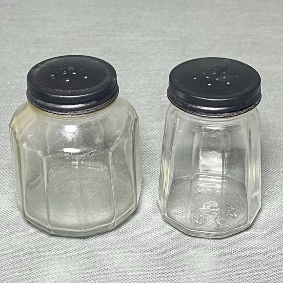 Vintage G. C. Co Paneled Clear Glass Black Metal Lid Salt & Pepper Shaker-UV - Picture 8 of 15